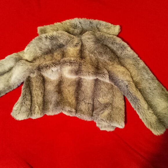 Women's Furry Coat Jacket - Picture 5 of 8